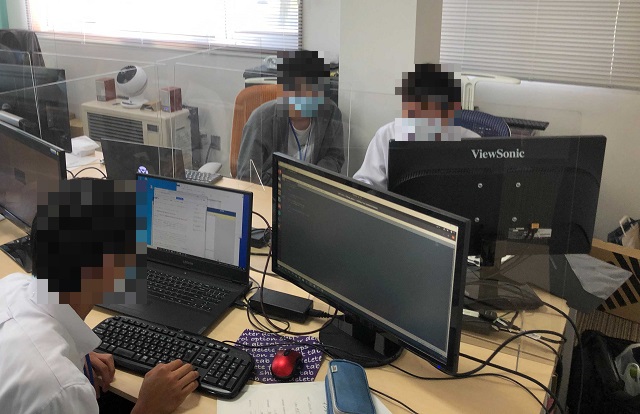 C言語演習問題に取り組む風景4