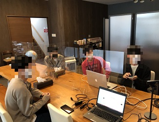 インターン成果プレゼンテーション中の風景1